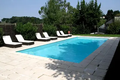 Piscine de l'établissement Hotel De La Poste ou située à proximité
