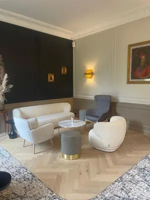 Coin salon dans l'établissement Grand Hôtel 