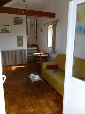 Coin salon dans l'établissement Gîte Sourdeval