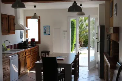 Cuisine ou kitchenette dans l'établissement Omaha gîtes