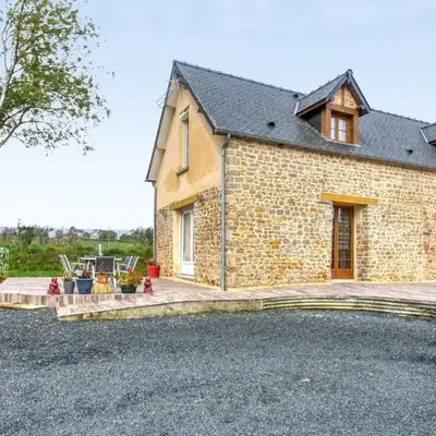 Maison charmante à Saint-Marcouf avec jardin.