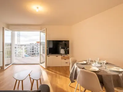 Télévision ou salle de divertissement dans l'établissement Apartment Les Cavaliers by Interhome