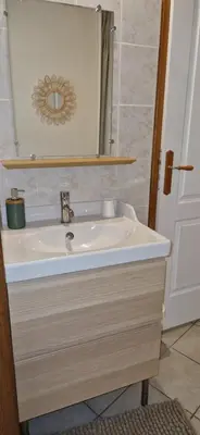 Salle de bains dans l'établissement La Bastide du Moulin - Mont St Michel