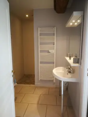 Salle de bains dans l'établissement Chambres d'hôtes du Bas Manoir