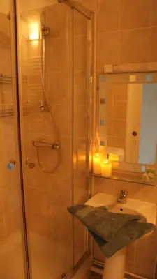 Salle de bains dans l'établissement Cabourg plage à 200m plage