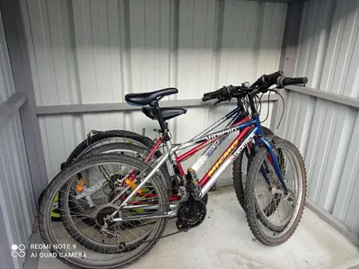 Vélo sur le terrain de l'établissement Chez charlotte ou dans les environs