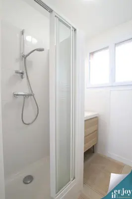 Salle de bains dans l'établissement Villa Douce