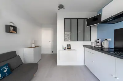 Cuisine ou kitchenette dans l'établissement Studio avec loggia - à 200m de la plage - Parking
