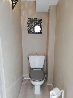 Salle de bains dans l'établissement LE GITE DE LA MAISON ROUGE