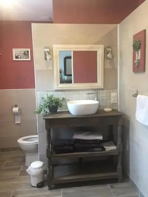 Salle de bains dans l'établissement Côté jardin des Charmilles
