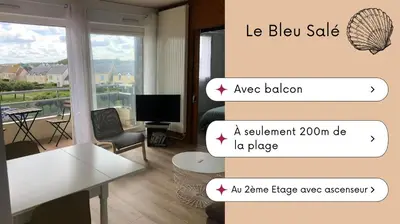 Télévision ou salle de divertissement dans l'établissement Bleu Salé - F2 Courseulles avec balcon