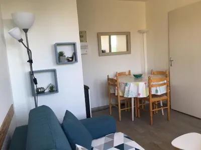 Coin salon dans l'établissement Cabourg, T2 parfait pour vous ! Proche plage et centre-ville, 2 à 4 pers.