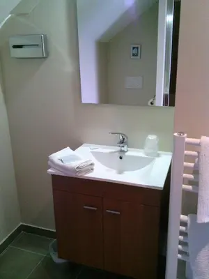 Salle de bains dans l'établissement Aux Chambres du Mont