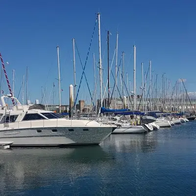 BOAT APPART TITANIC Cherbourg motor yacht à quai ROSE STAR