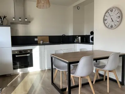 Cuisine ou kitchenette dans l'établissement Hyper Centre - 2 PIÈCES tout confort - Terrasse - ascenseur -