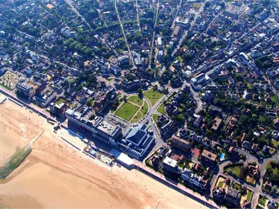 Vue générale sur Cabourg ou vue de la ville depuis l'appartement