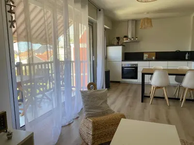 Cuisine ou kitchenette dans l'établissement Hyper Centre - 2 PIÈCES tout confort - Terrasse - ascenseur -