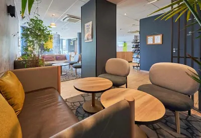 Coin salon dans l'établissement B&B HOTEL Ouistreham