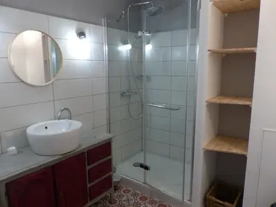 Salle de bains dans l'établissement Chambre d'hôtes Logis de Saint Jean