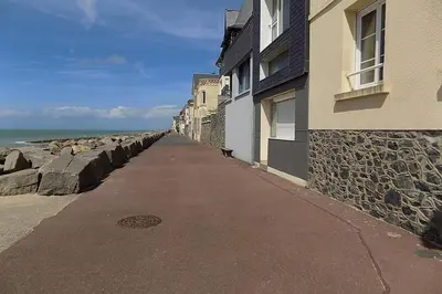 Vue générale sur la mer ou vue sur la mer prise depuis l'appartement