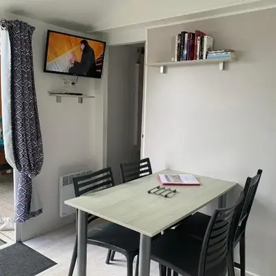 Mobil Home 10 M et Mme COLAS