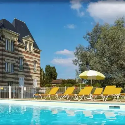 Cosy appartement dans une villa avec piscine