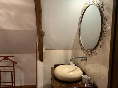 Salle de bains dans l'établissement Le Clos des Tilleuls - D Day Home