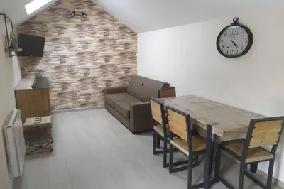 Coin salon dans l'établissement chalet avec jardin proche du Mont Saint Michel