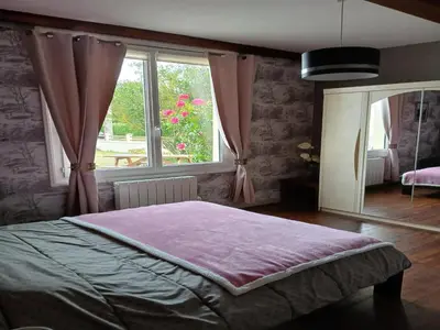 Un ou plusieurs lits dans un hébergement de l'établissement Holiday Home in Bréhal near Sandy Beach