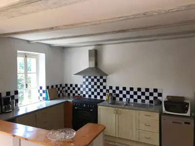 Cuisine ou kitchenette dans l'établissement Cidrerie, Coeur De Combray