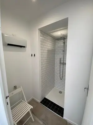 Salle de bains dans l'établissement Cosy Flat Carteret - Appartement centre bourg - 4 personnes