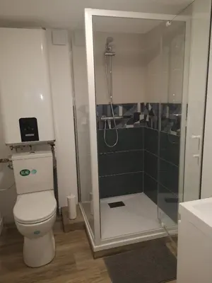 Salle de bains dans l'établissement Charmante Maison studio proche mer et commerces