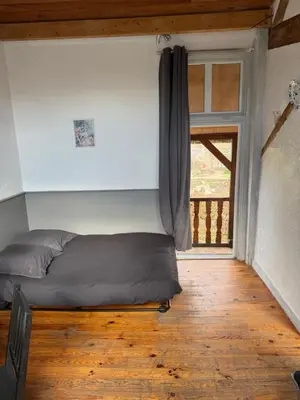 Coin salon dans l'établissement Coeur de Combray (Ifs appartment)