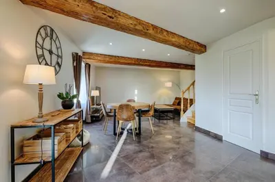 Coin salon dans l'établissement Suite & Spa Maison de charmes avec Sauna & Hammam