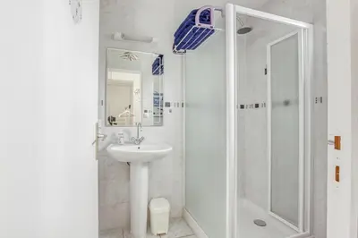 Salle de bains dans l'établissement Gite Barbey