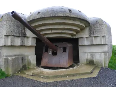 Plan de l'établissement Nid de pie Grand duplex lumineux cadre verdoyant calme à 5 mn de la mer près Port en Bessin, Bayeux, Omaha Beach,