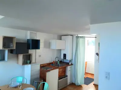Cuisine ou kitchenette dans l'établissement LUC and SEA