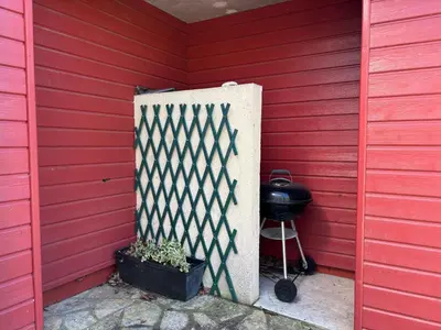 Plan de l'établissement Maison de campagne lumineuse spacieuse dans impasse au calme a proximité d'un chateau deux vérandas grand jardin cabane pour vélos, pres Port en Bessin et Bayeux, proche plages du débarquement