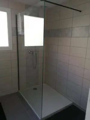 Salle de bains dans l'établissement LE BELLEVUE 47 gîte touristique 3 étoiles