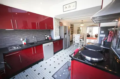Cuisine ou kitchenette dans l'établissement Band of Brothers House