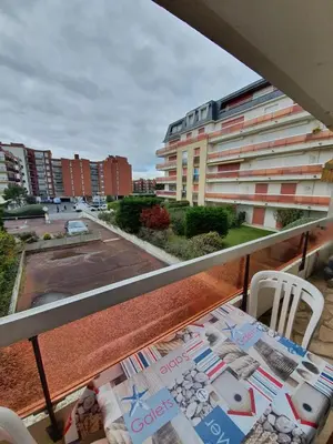 Balcon ou terrasse dans l'établissement Apt At 2 Steps From The Beach And Proust Promenade