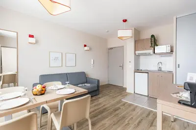 Cuisine ou kitchenette dans l'établissement Appart'City Confort Cherbourg