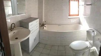Salle de bains dans l'établissement La Maison des Matignon 1