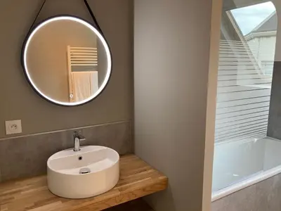 Salle de bains dans l'établissement OXXOTEL & Spa