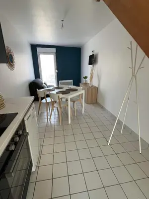 Plan de l'établissement Anselme, F2 duplex avec cour commune et proche de la mer ,2