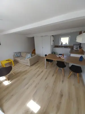 Cuisine ou kitchenette dans l'établissement petite maison proche centre ville