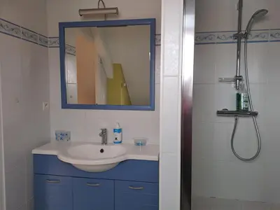 Salle de bains dans l'établissement Chambres d'hôtes La Rive - Le Mont Saint Michel
