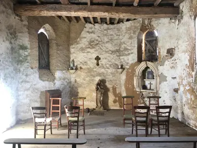 Restaurant ou autre lieu de restauration dans l'établissement Ancien hôtel aux moines Pierrefitte St Lo