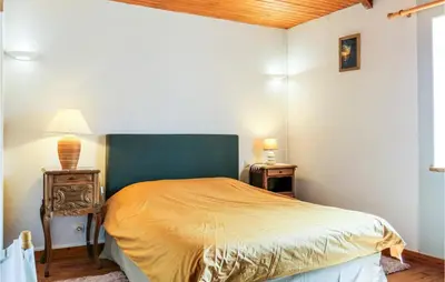 Un ou plusieurs lits dans un hébergement de l'établissement Gorgeous Home In Bricquebec-En-Cotentin