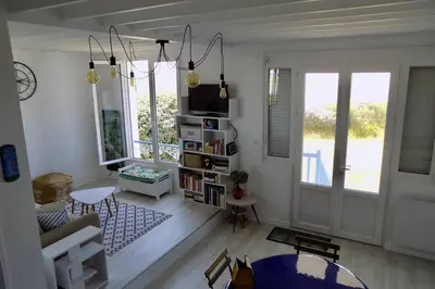 Bibliothèque dans la villa